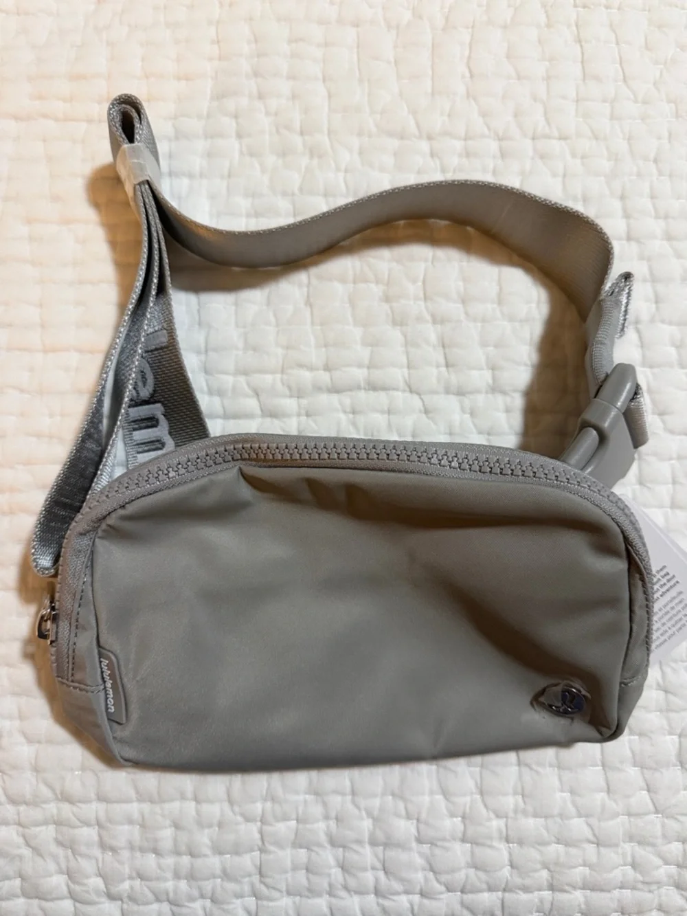 lululemon athletica Gray Sling Belt Bag - Neutral Crossbody - Picture 2 of 4